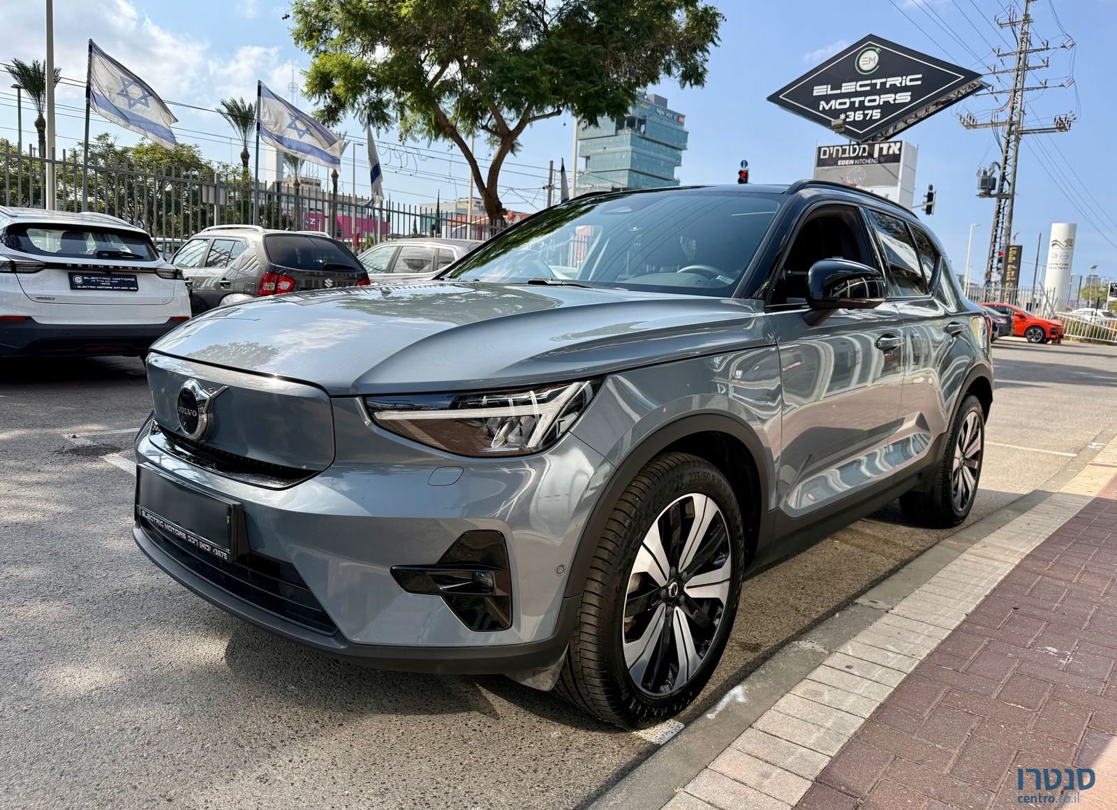2023' Volvo XC40 וולוו photo #1