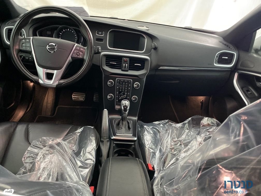 2017' Volvo V40 וולוו photo #1