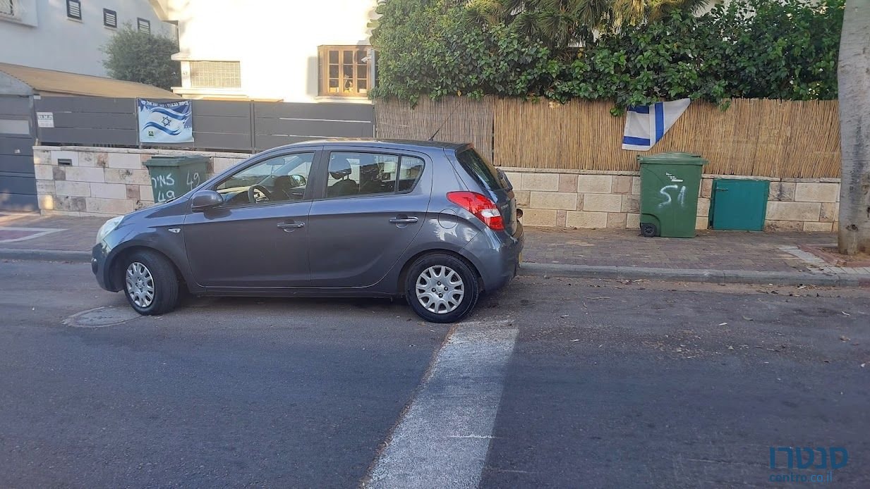 2012' Hyundai i20 יונדאי photo #1