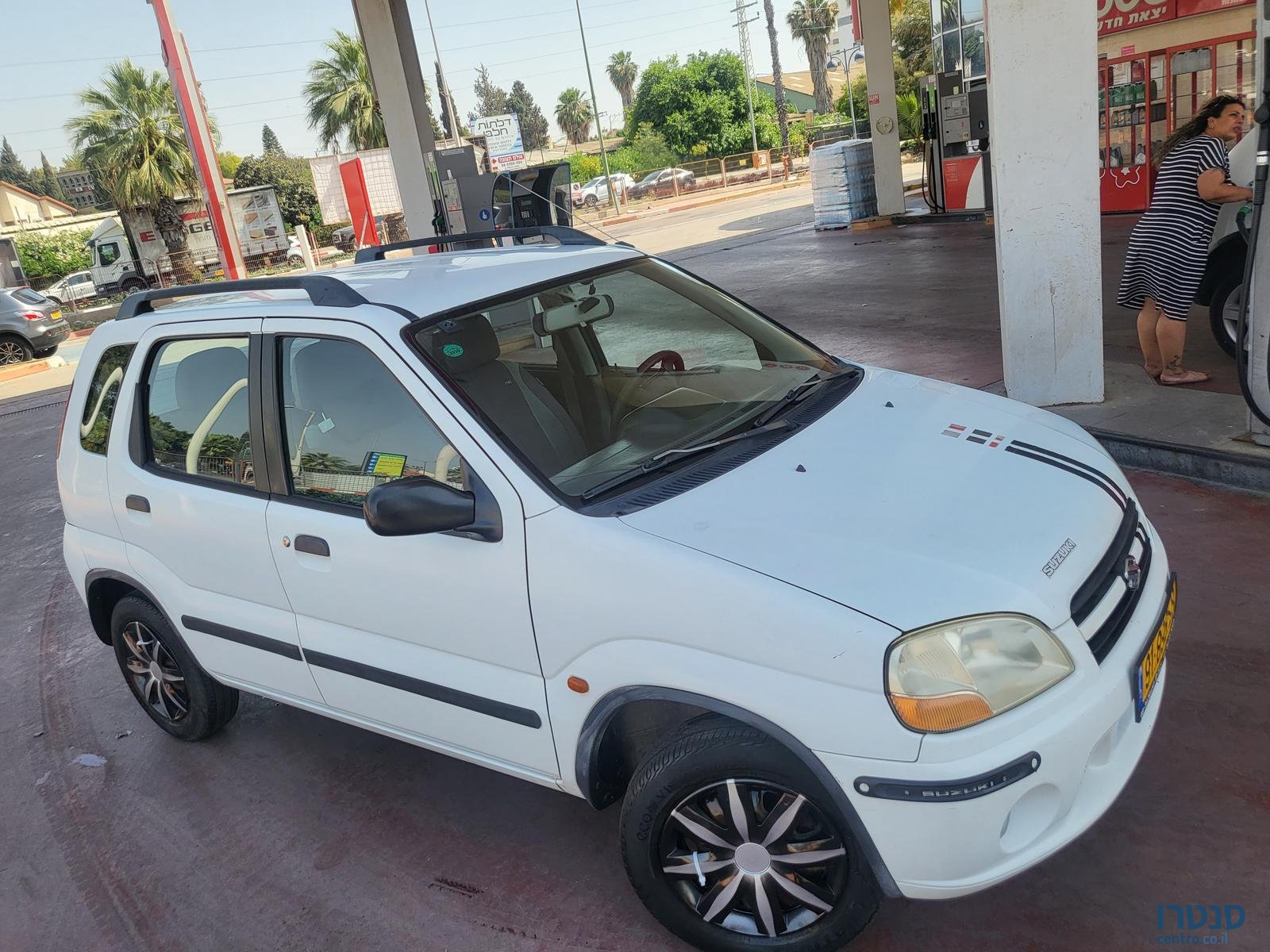 2005' Suzuki Ignis photo #4