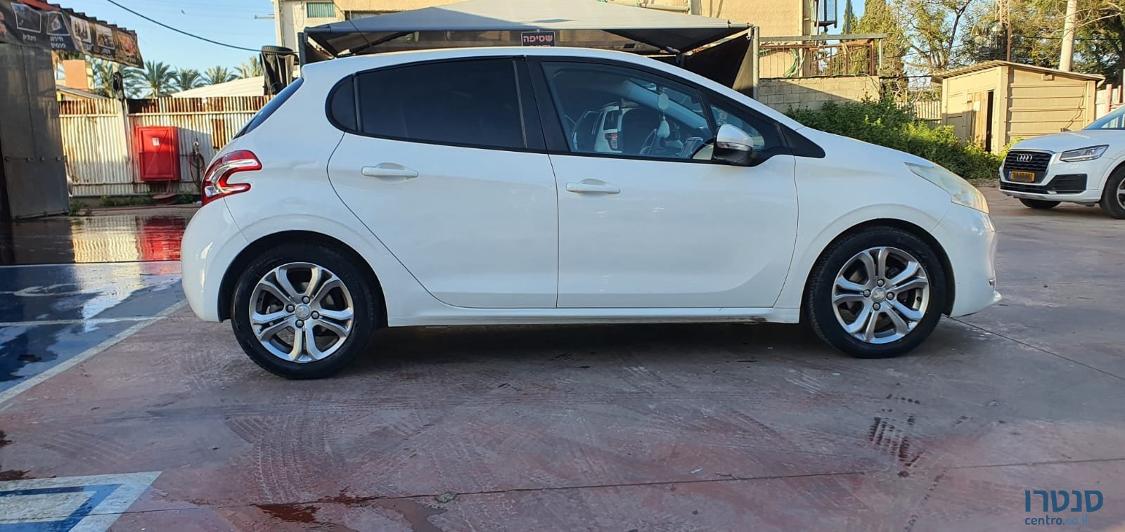 2015' Peugeot 208 photo #6