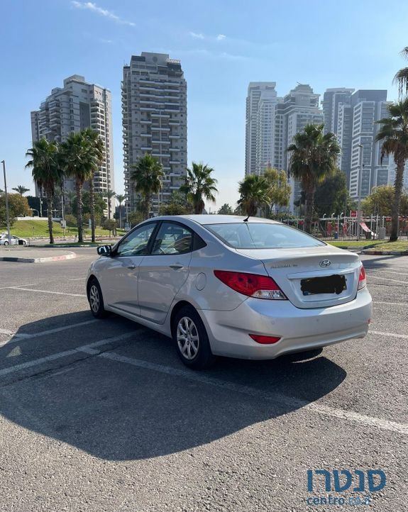 2014' Hyundai i25 יונדאי photo #6