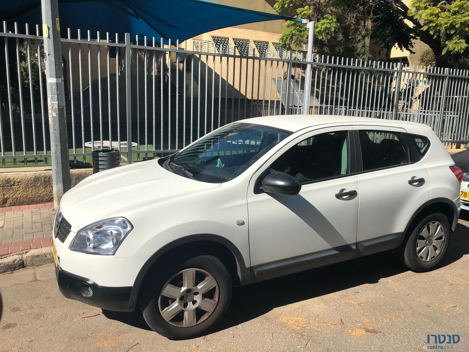 2010' Nissan Qashqai Visia photo #3
