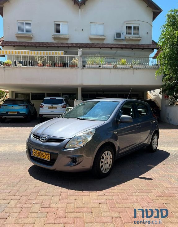 2010' Hyundai i20 יונדאי photo #1
