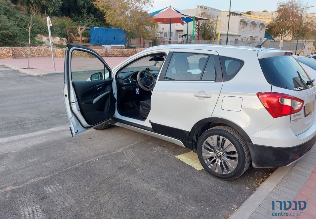 2017' Suzuki SX4 סוזוקי קרוסאובר photo #3