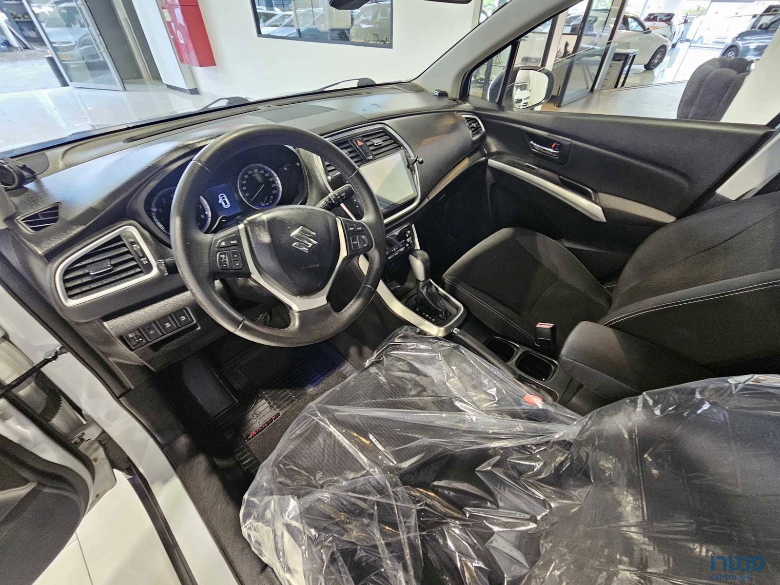 2018' Suzuki SX4 S-Cross photo #5