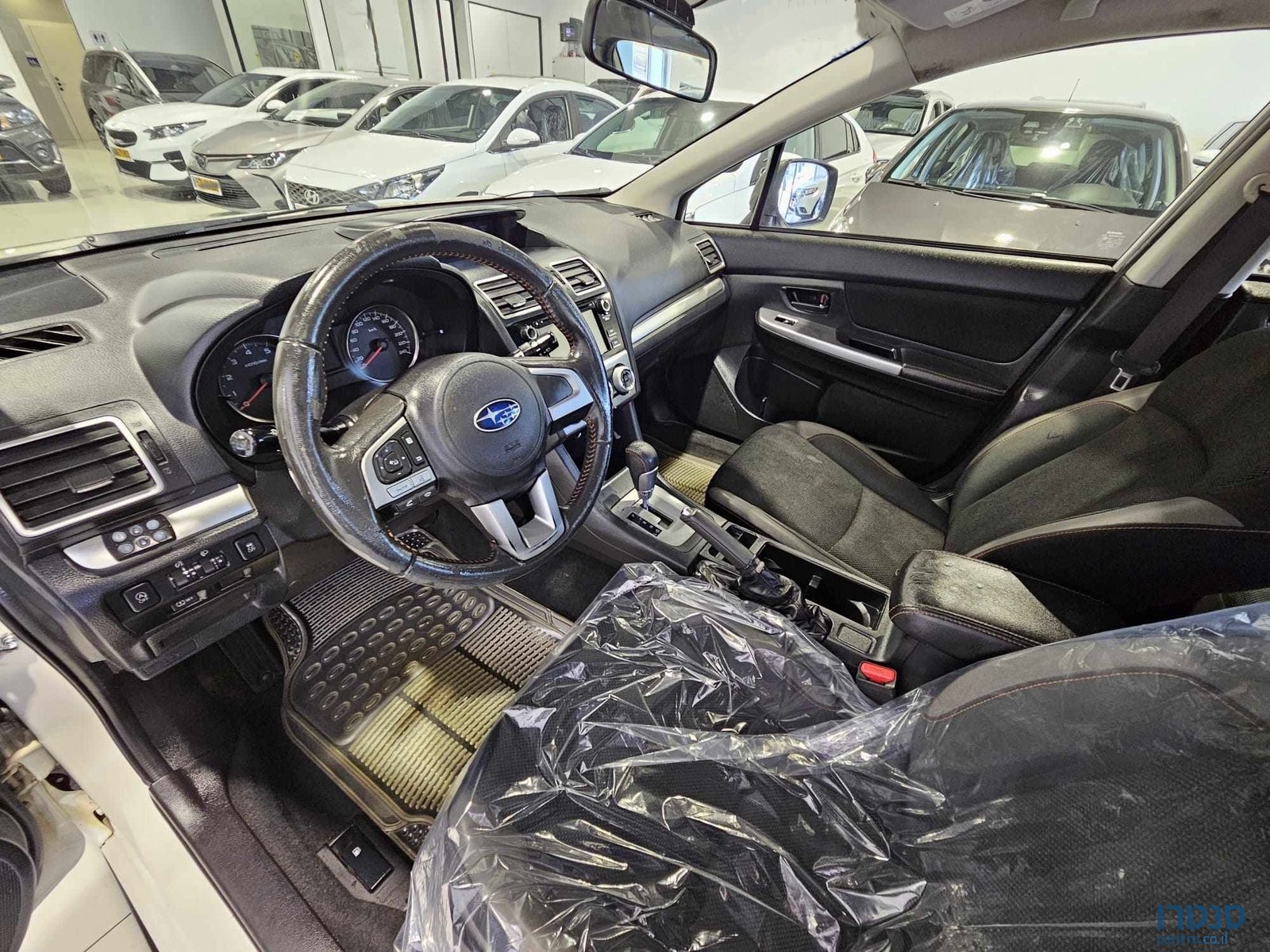 2015' Subaru XV photo #5