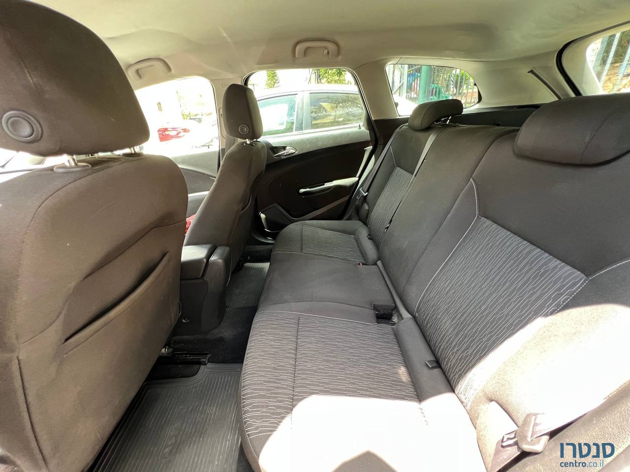 2014' Opel Astra Berlina Station Wagon photo #6