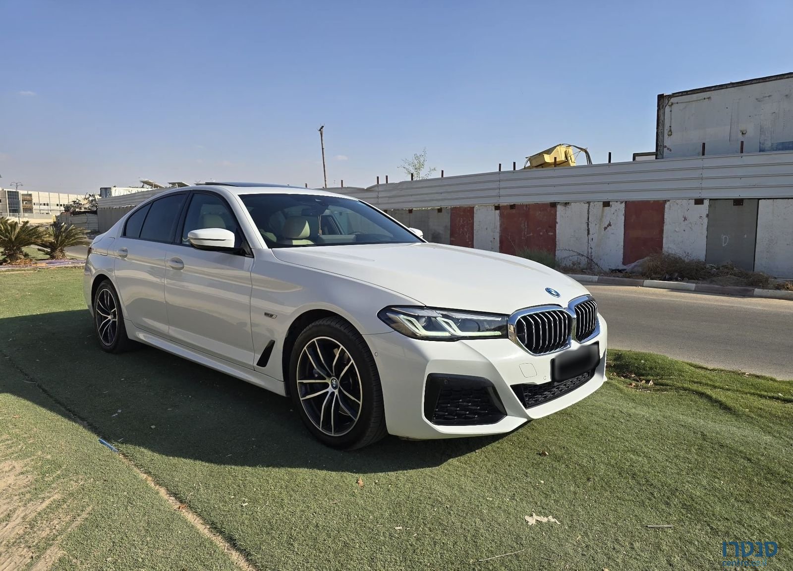 2022' BMW 5 Series ב מ וו סדרה 5 photo #3