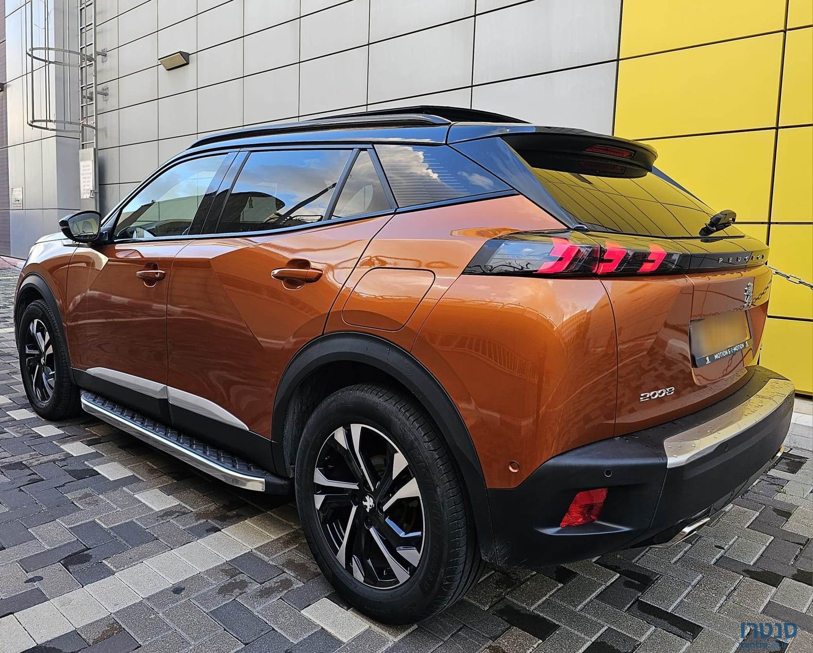 2021' Peugeot 2008 photo #4