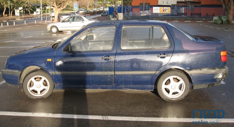 1994' Volkswagen Vento photo #3