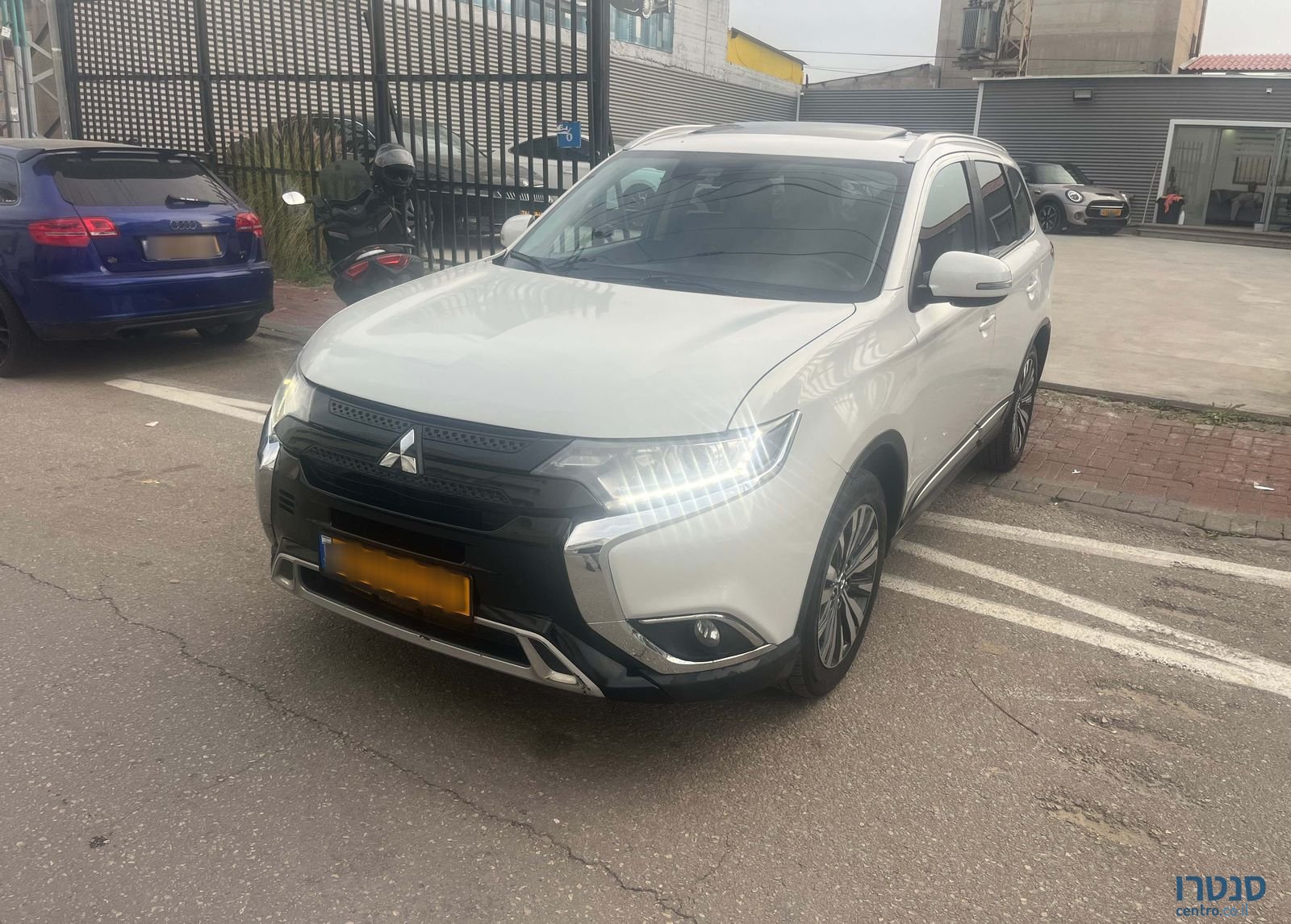 2020' Mitsubishi Outlander מיצובישי אאוטלנדר photo #2
