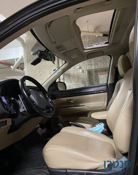 2017' Mitsubishi Outlander מיצובישי אאוטלנדר photo #2