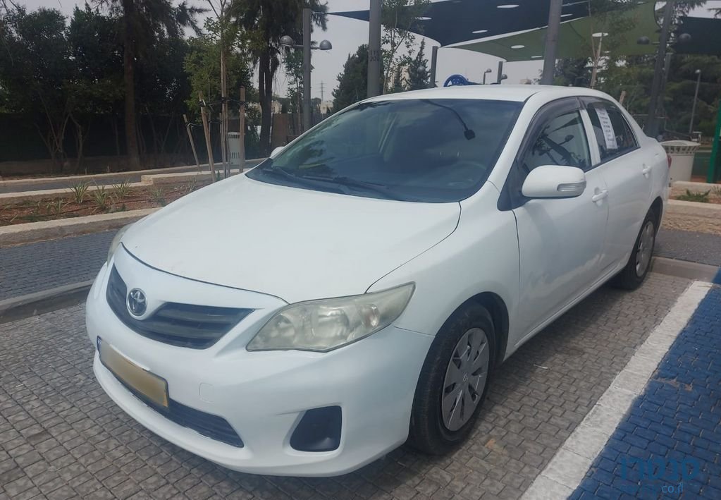 2010' Toyota Corolla טויוטה קורולה photo #3