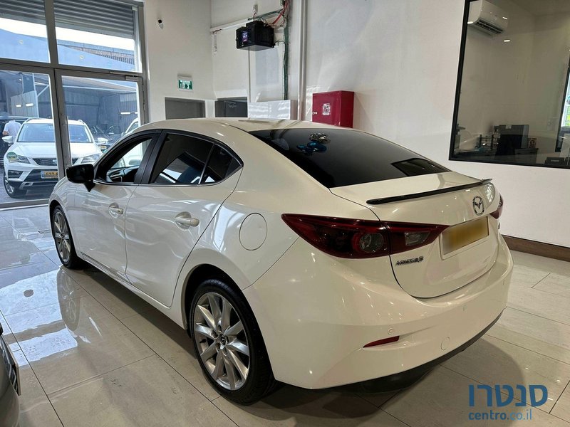 2017' Mazda 3 photo #4