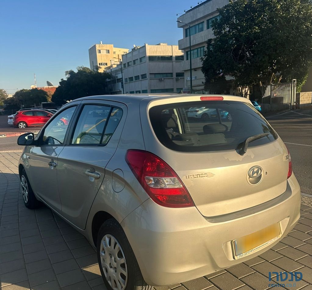 2012' Hyundai i20 יונדאי photo #5
