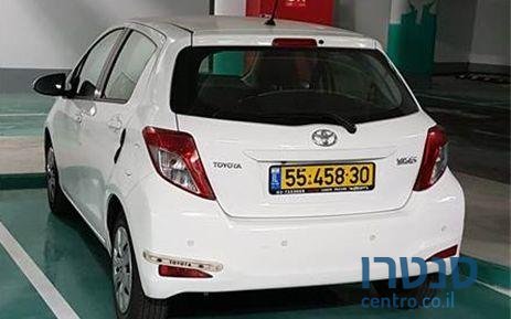 2014' Toyota Yaris photo #3