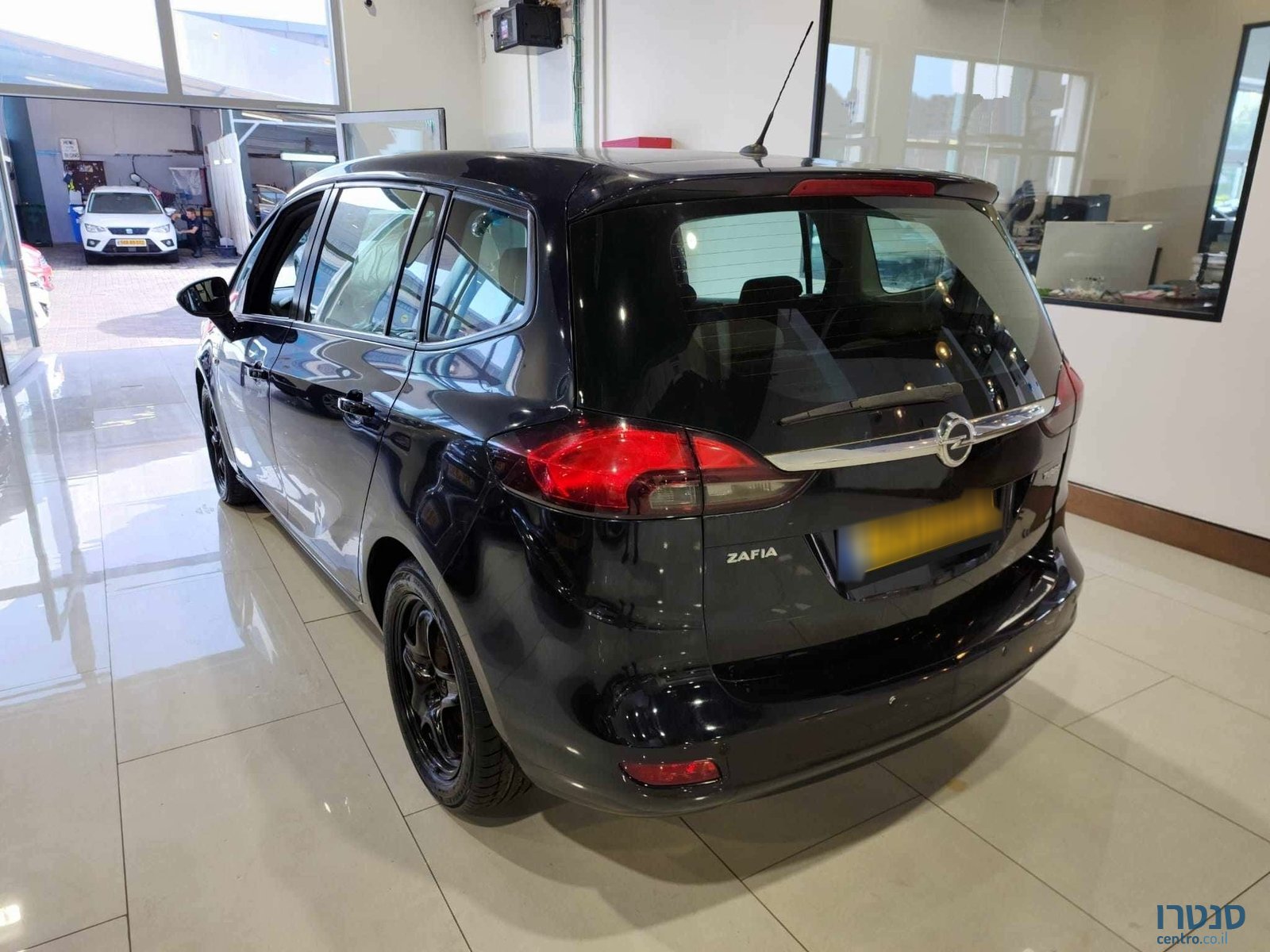 2018' Opel Zafira photo #4