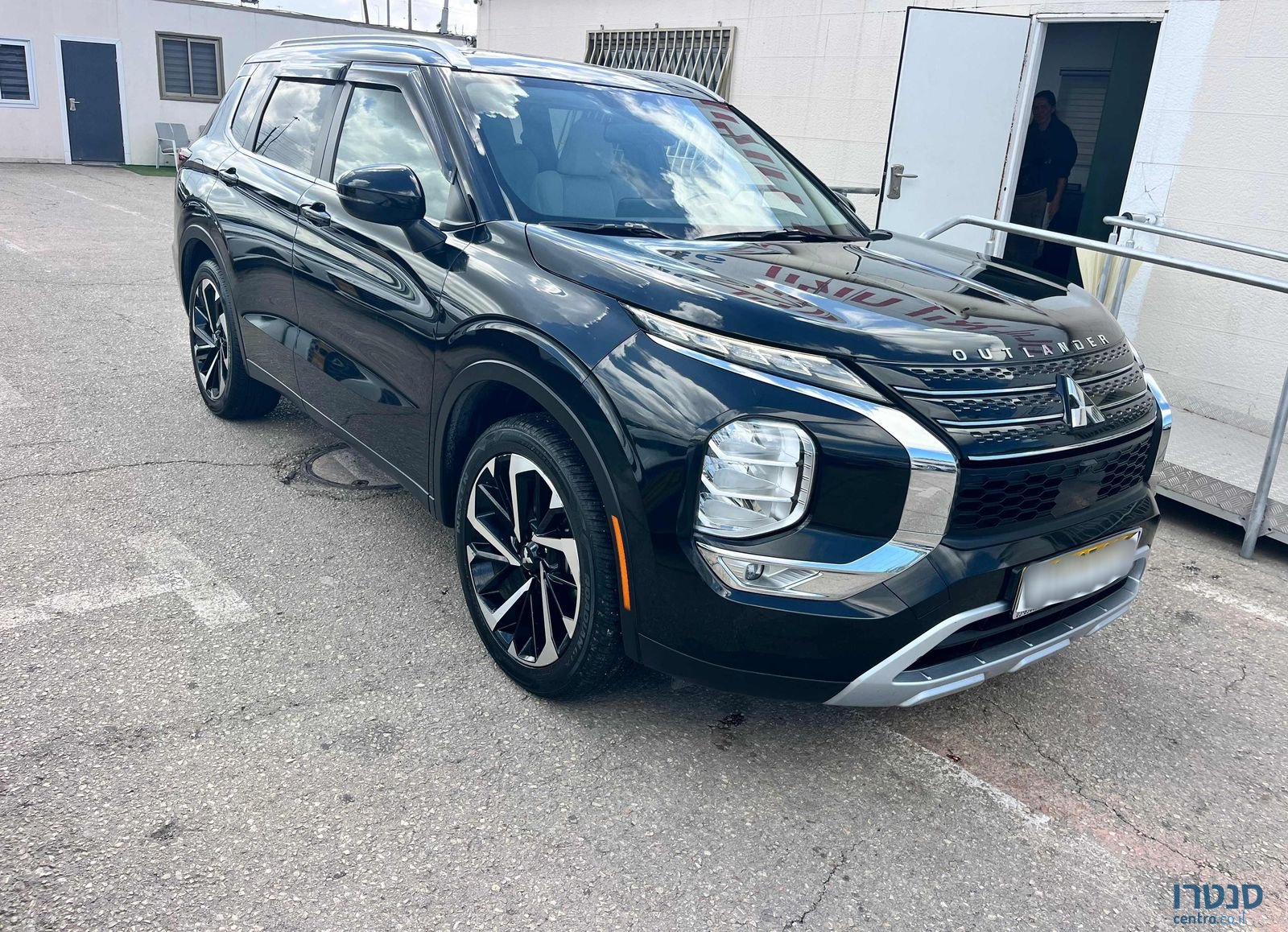 2024' Mitsubishi Outlander מיצובישי אאוטלנדר photo #2
