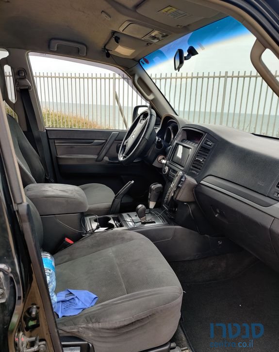 2008' Mitsubishi Pajero מיצובישי פג'רו photo #4