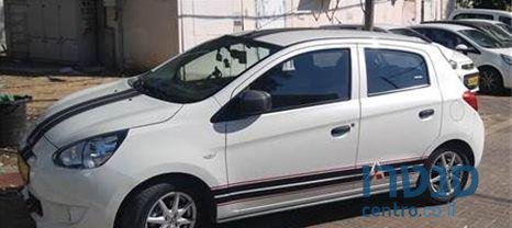 2014' Mitsubishi Space Star photo #2