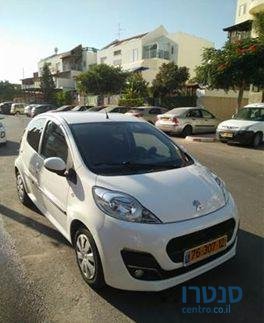 2013' Peugeot 107 photo #2