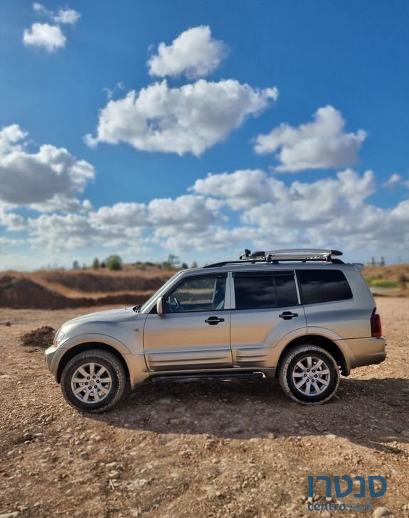 2002' Mitsubishi Pajero מיצובישי פג'רו photo #5