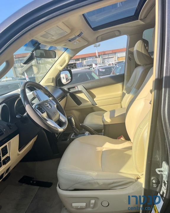 2017' Toyota Land Cruiser טויוטה לנד קרוזר photo #4