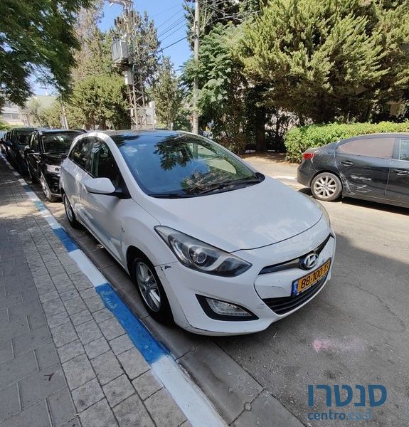 2012' Hyundai i30 יונדאי photo #4