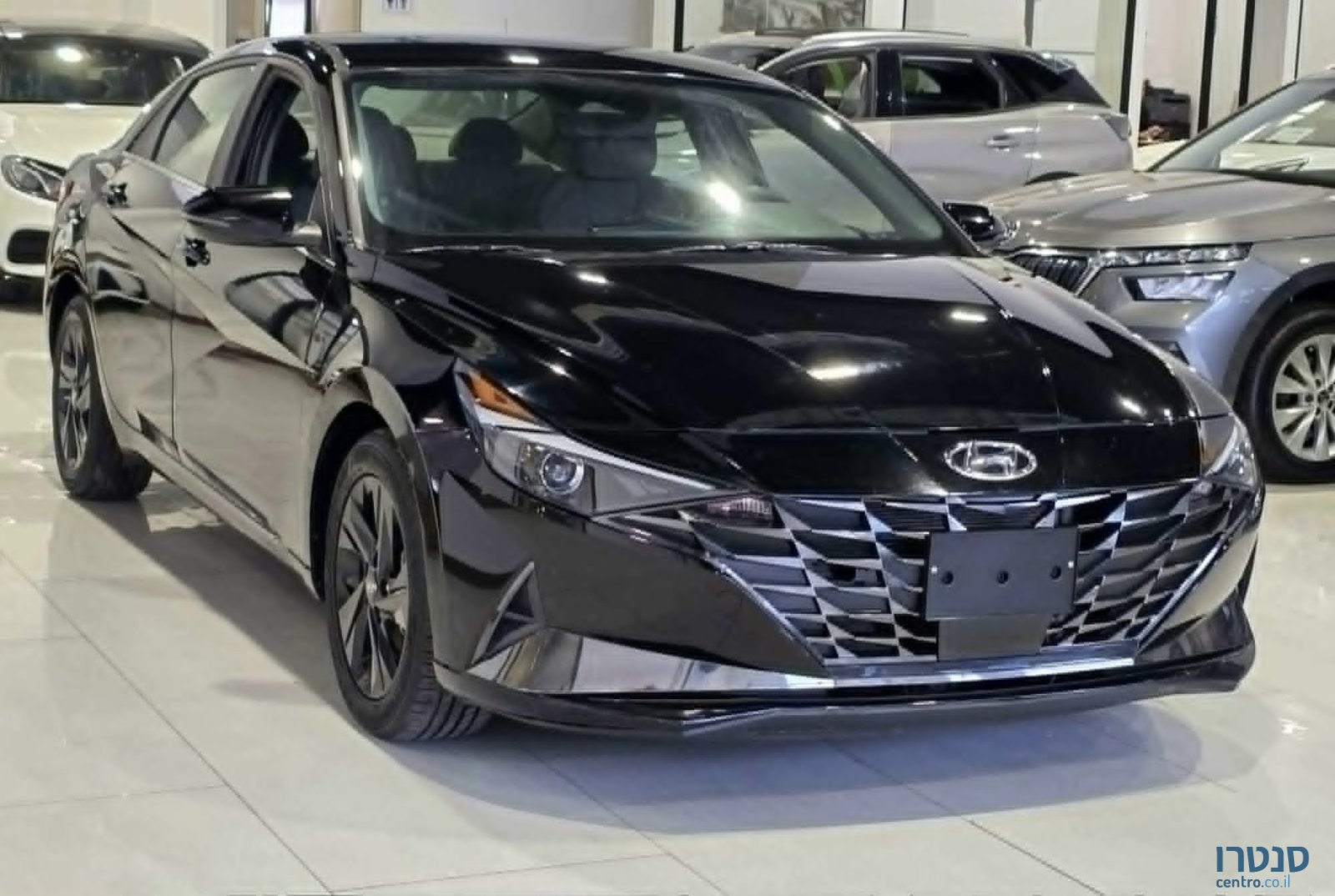 2023' Hyundai Elantra photo #2