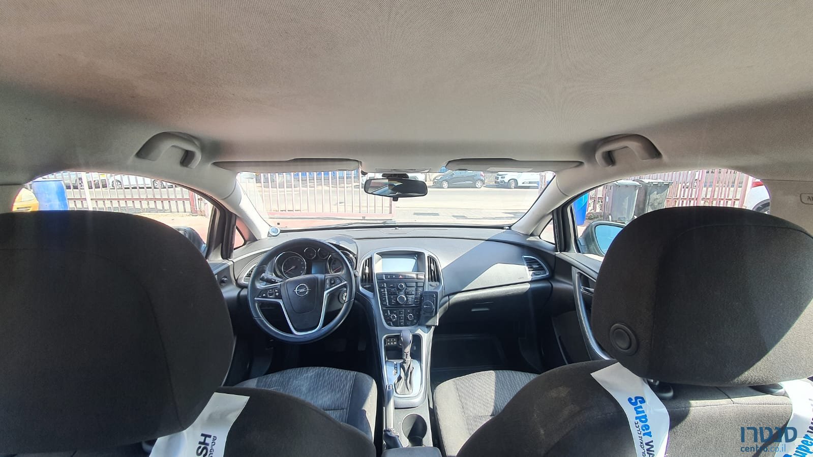 2014' Opel Astra photo #4