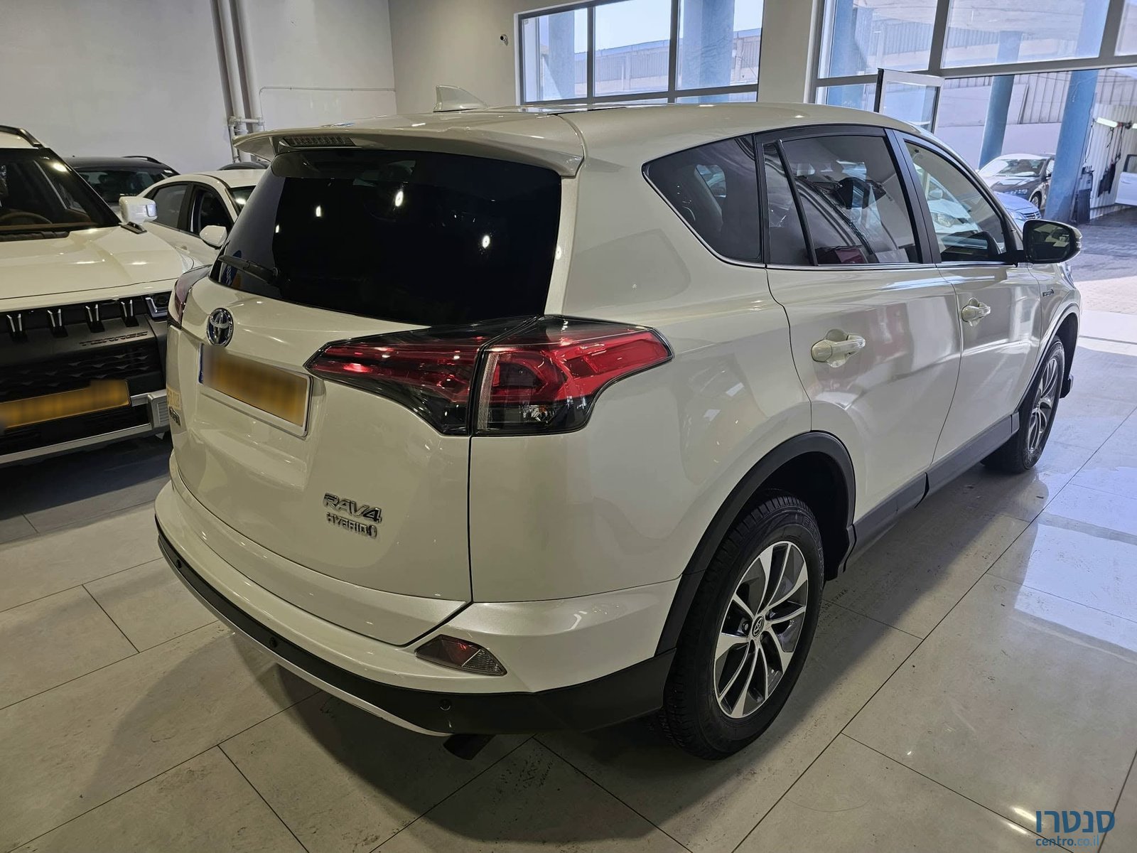 2016' Toyota RAV4 photo #3