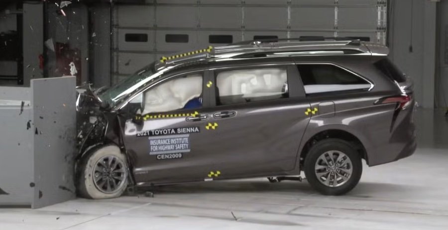 No Minivans Make IIHS Safety List as Rear-Seat Safety Falls Short