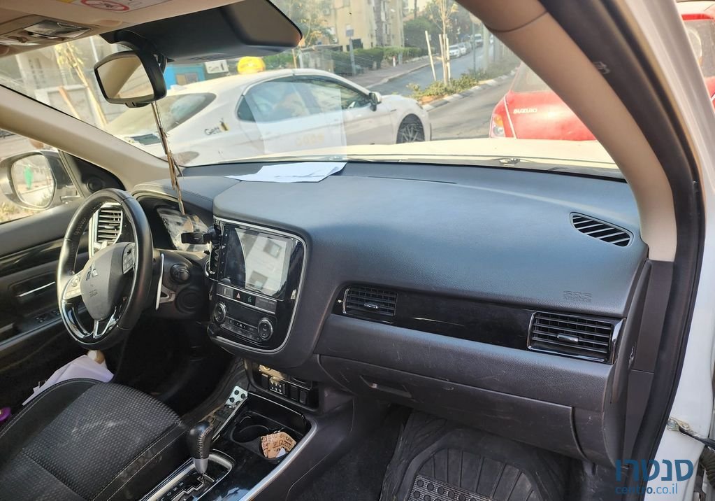 2019' Mitsubishi Outlander מיצובישי אאוטלנדר photo #6