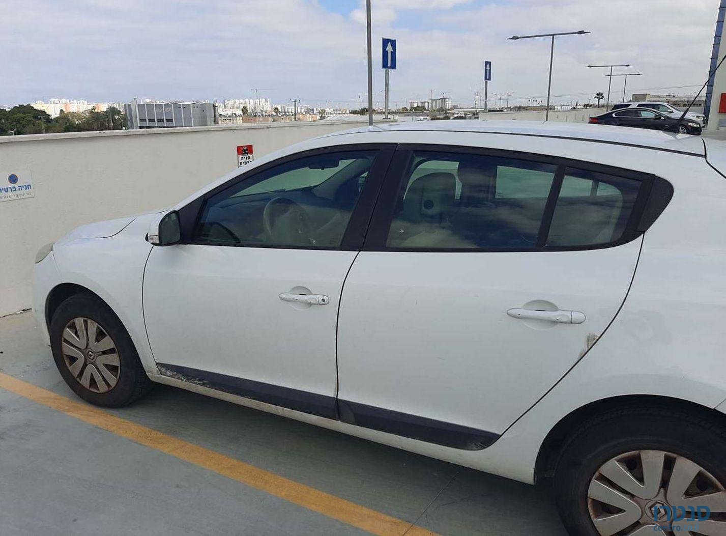 2012' Renault Megane רנו מגאן 3 photo #1