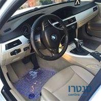 2009' BMW 320i photo #2