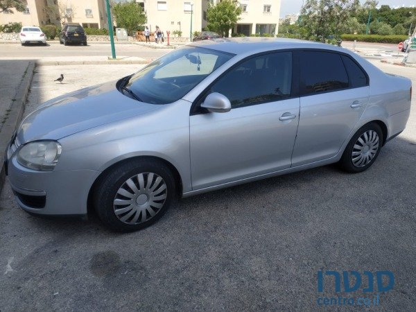 2010' Volkswagen Jetta photo #1