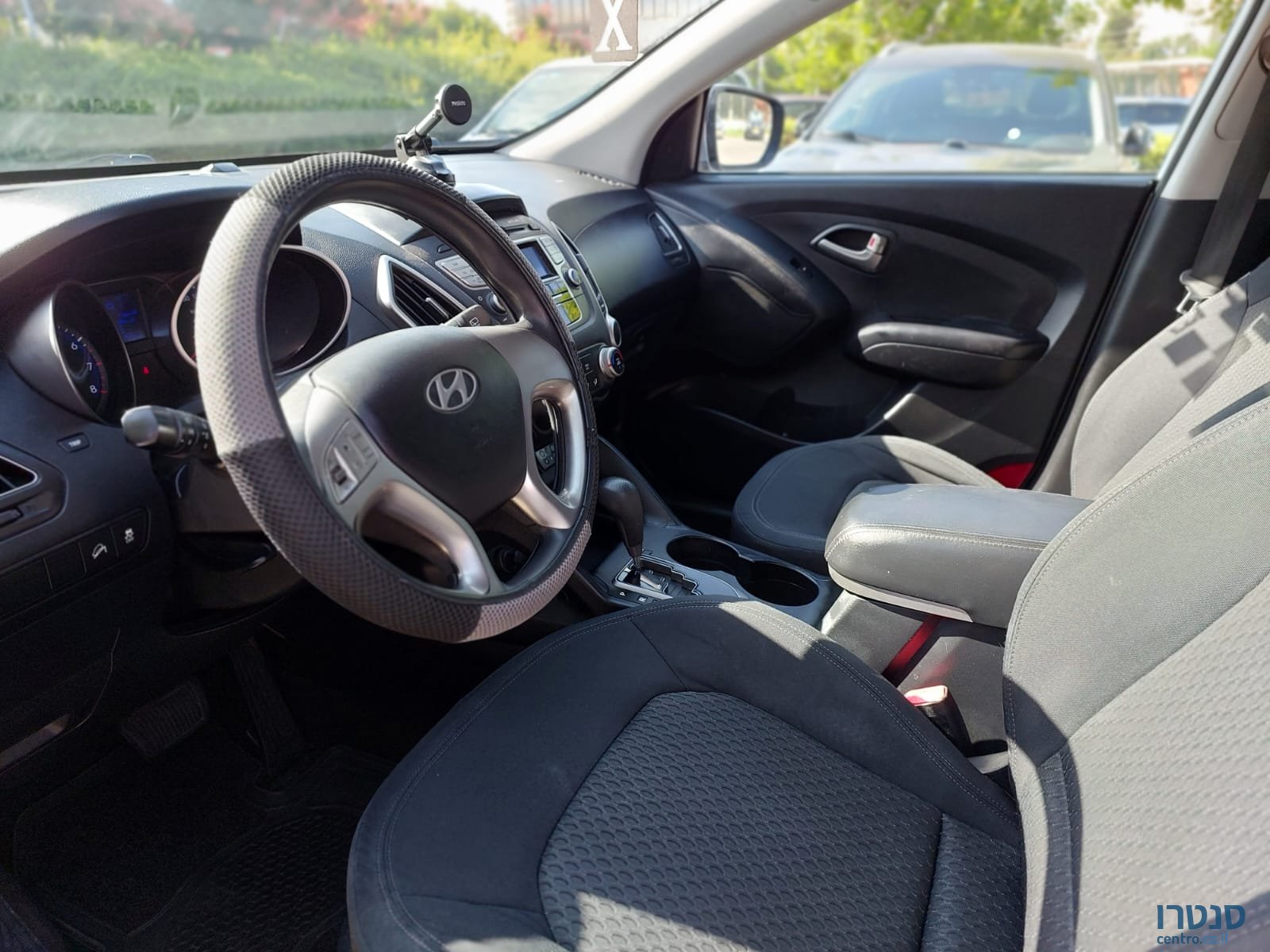 2013' Hyundai ix35 photo #6