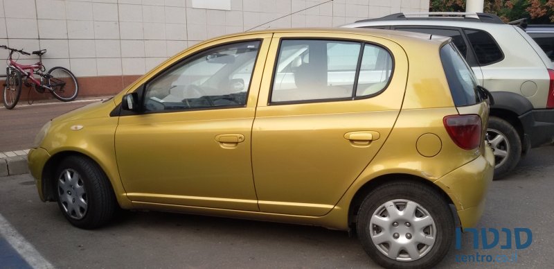 2002' Toyota Yaris photo #2