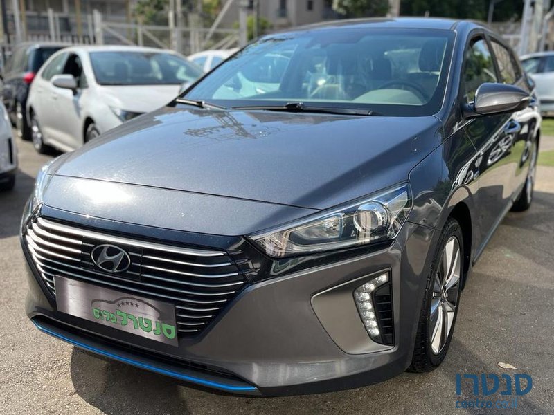 2019' Hyundai Ioniq photo #2