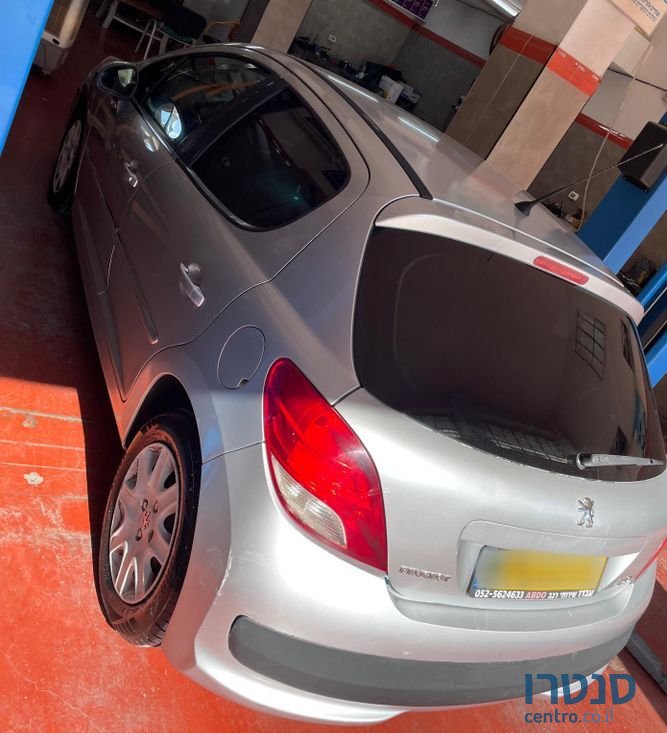 2012' Peugeot 207 פיג'ו photo #3