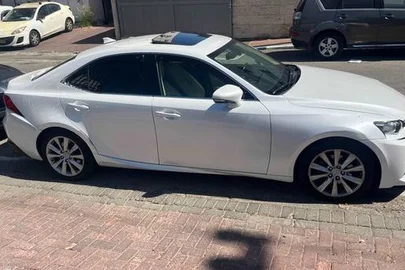 2017' Lexus IS לקסוס