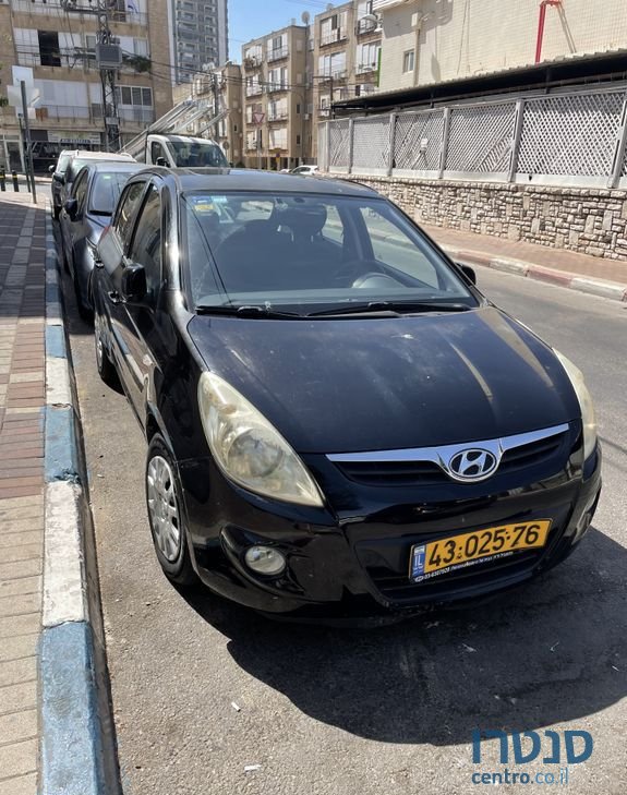 2011' Hyundai i20 יונדאי photo #5