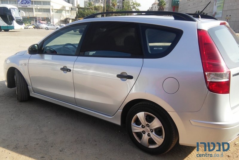 2011' Hyundai i30 photo #2