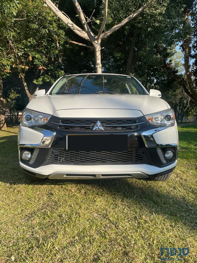 2018' Mitsubishi ASX photo #2