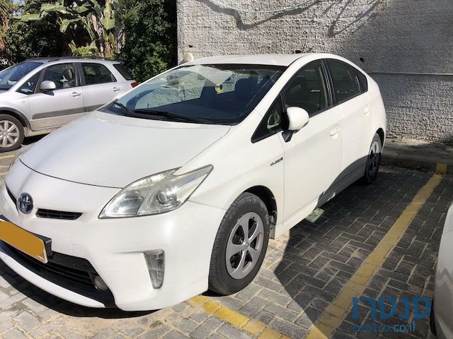 2014' Toyota Prius טויוטה פריוס photo #2