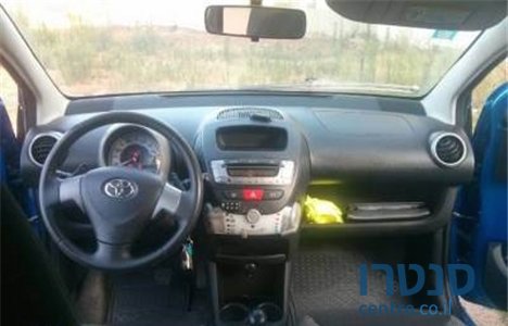 2012' Toyota Aygo photo #4