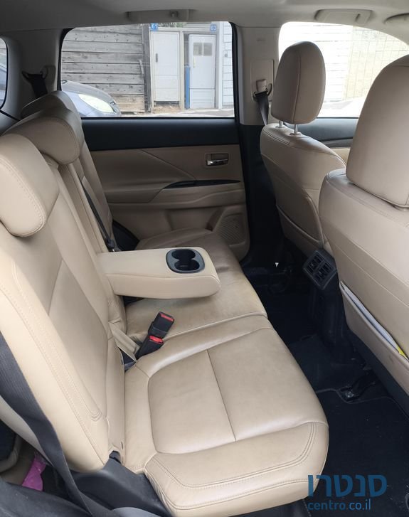 2019' Mitsubishi Outlander מיצובישי אאוטלנדר photo #2