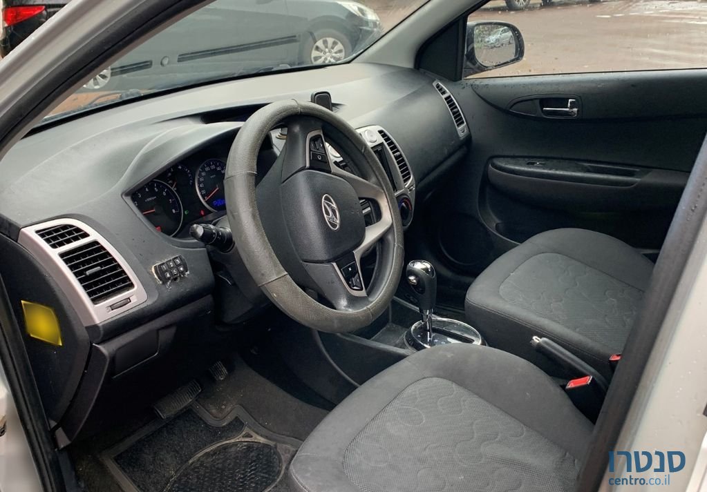 2012' Hyundai i20 יונדאי photo #4