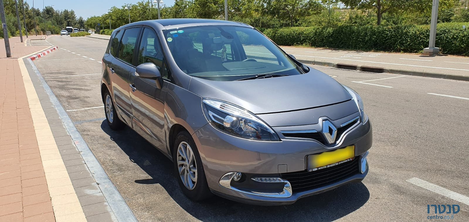 2013' Renault Grand Scenic photo #1